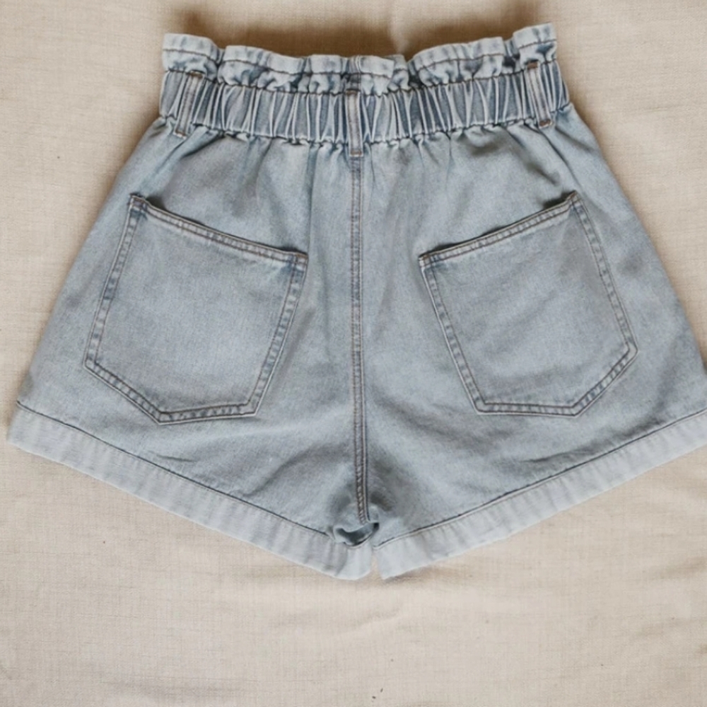 Paper Bag style boyfriend jean shorts - Picture 2 of 4